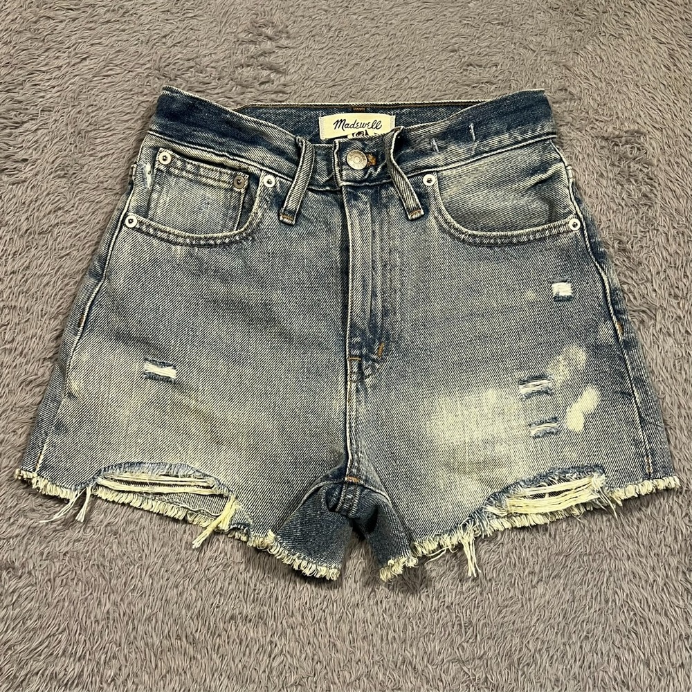 Madewell The Mom Jean Short Blue Denim Distressed‎ Raw Hem Women's 23 25x3